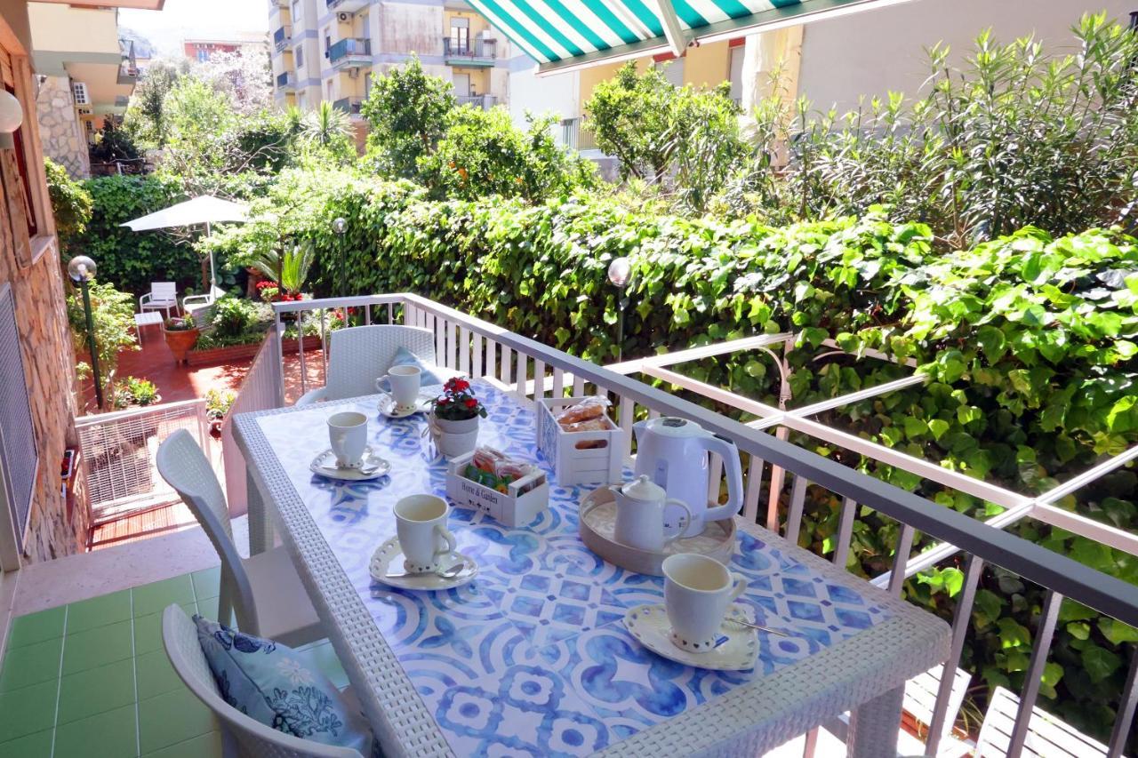 Garden House Giulia Apartment Sorrento Bagian luar foto