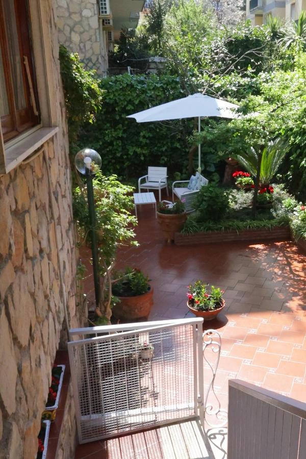 Garden House Giulia Apartment Sorrento Bagian luar foto